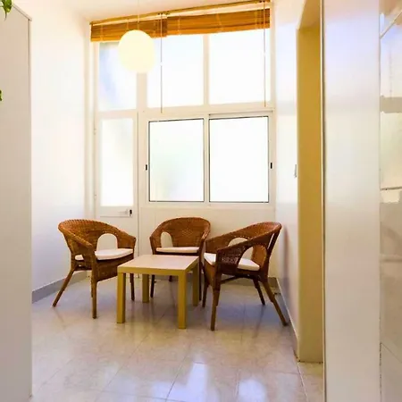 Cozy And Sunny - Anjos, Apartment Lisbon