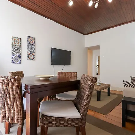 Cozy And Sunny - Anjos, Apartament *